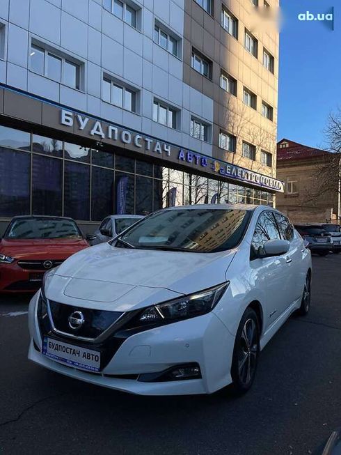 Nissan Leaf 2019 - фото 5