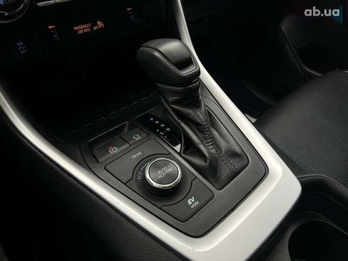 Toyota RAV4 2021 - фото 19