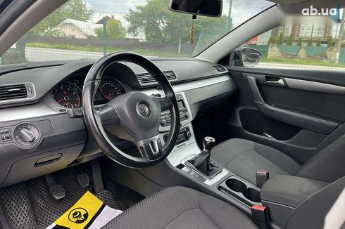 Volkswagen Passat 2011 - фото 10