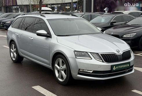 Skoda Octavia 2019 - фото 9