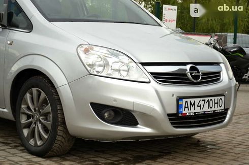 Opel Zafira 2011 - фото 8