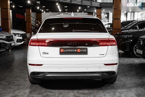 Audi Q8 2021 - фото 22