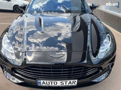 Aston Martin DBX 2021 - фото 8