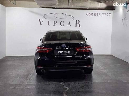 Toyota Camry 2022 - фото 5
