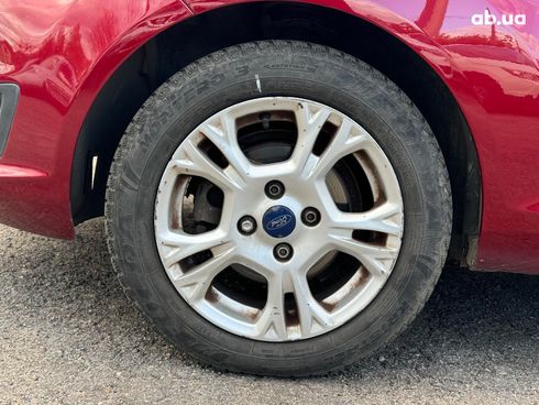 Ford Fiesta 2016 красный - фото 10