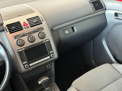 Volkswagen Touran 2010 серый - фото 19