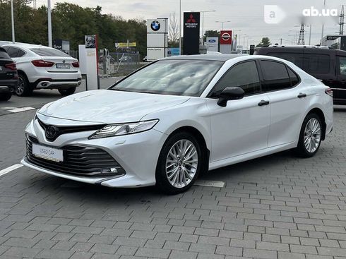 Toyota Camry 2018 - фото 16