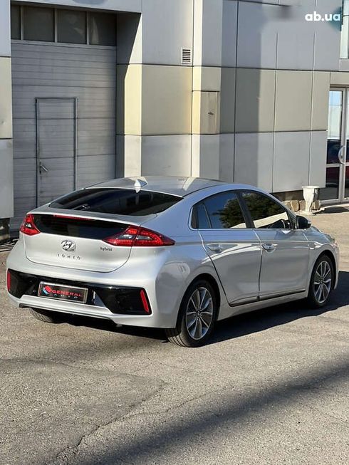 Hyundai Ioniq 2018 - фото 11