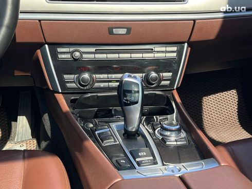 BMW 5 серия 2013 белый - фото 40