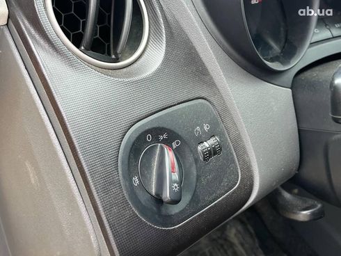 SEAT Ibiza 2011 желтый - фото 16