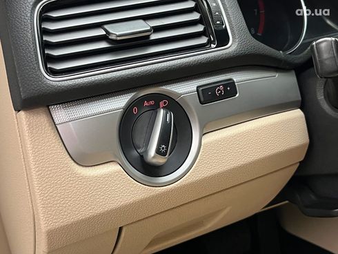 Volkswagen Passat 2016 белый - фото 20