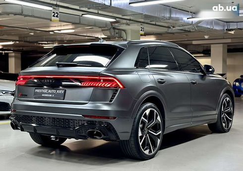 Audi RS Q8 2021 - фото 27