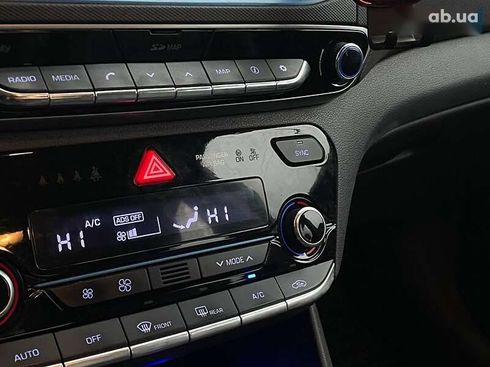 Hyundai Ioniq 2016 - фото 20