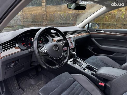 Volkswagen Passat 2018 серый - фото 15