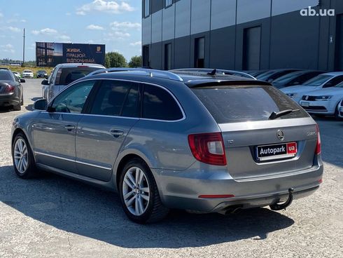 Skoda Superb 2012 серый - фото 6