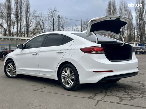 Hyundai Elantra 2016 белый - фото 8