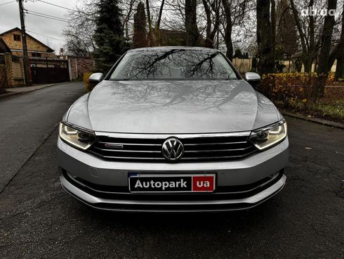 Volkswagen Passat 2018 серый - фото 3