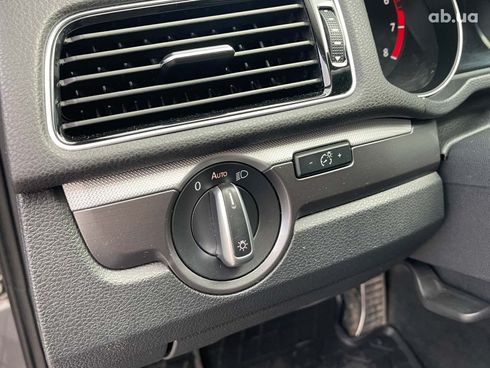 Volkswagen Passat 2017 серый - фото 26