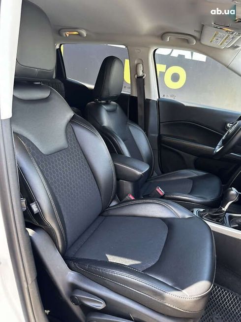 Jeep Compass 2018 - фото 14