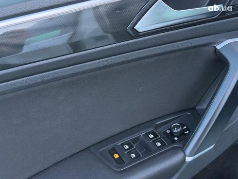 Volkswagen Tiguan 2017 белый - фото 15