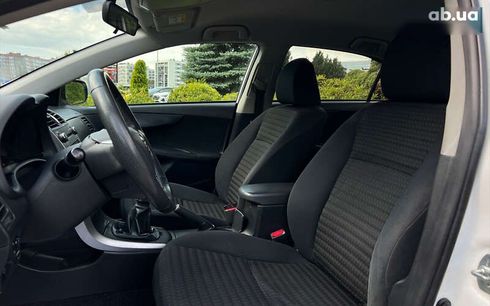 Toyota Corolla 2013 - фото 13