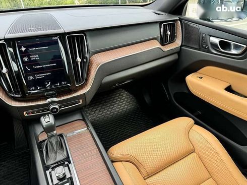 Volvo XC60 2019 - фото 24