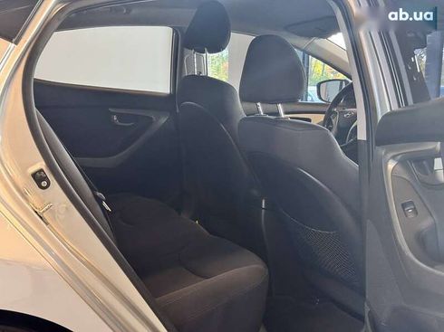 Hyundai Elantra 2012 - фото 29
