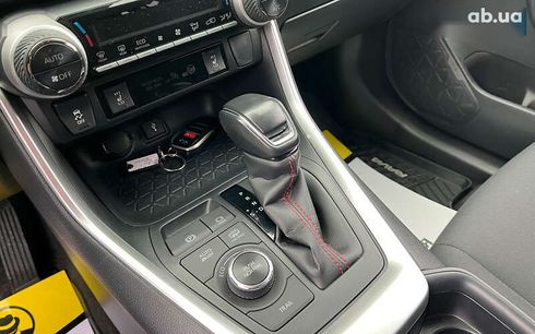 Toyota RAV4 2021 - фото 13