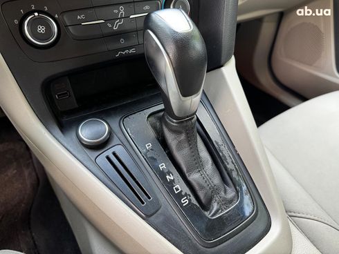 Ford Focus 2016 белый - фото 17
