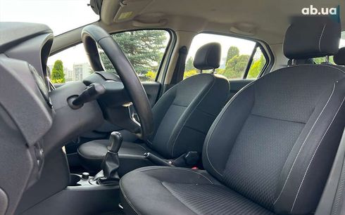 Renault Logan 2017 - фото 9