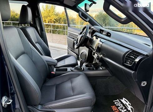 Toyota Hilux 2022 - фото 30