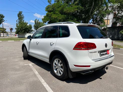 Volkswagen Touareg 2014 белый - фото 4