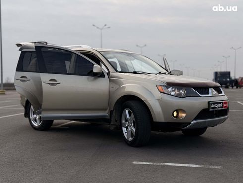 Mitsubishi Outlander XL 2008 бежевый - фото 31