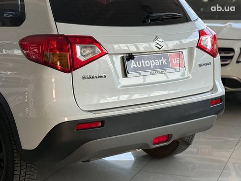 Suzuki Vitara 2018 белый - фото 8