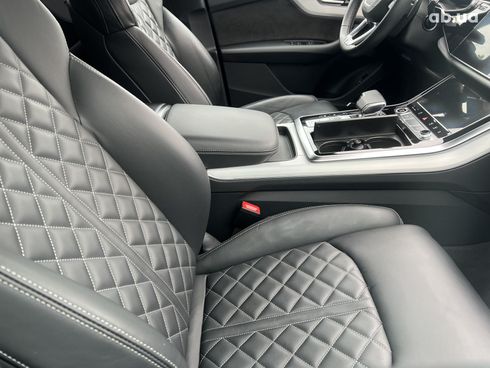 Audi Q8 2021 - фото 23