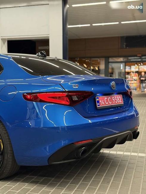 Alfa Romeo Giulia 2017 - фото 7