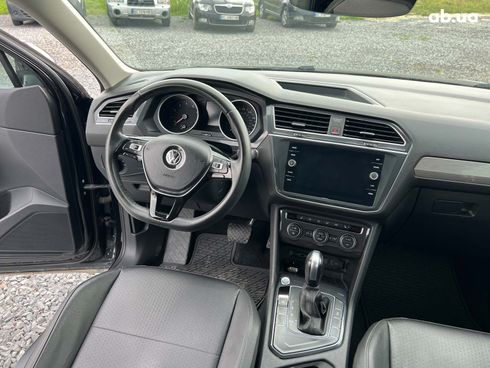 Volkswagen Tiguan 2019 черный - фото 27