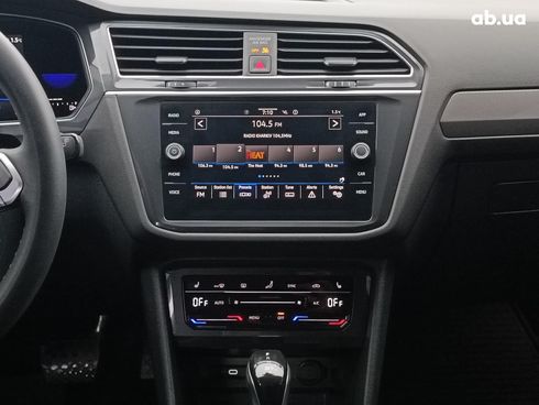 Volkswagen Tiguan 2022 серый - фото 18