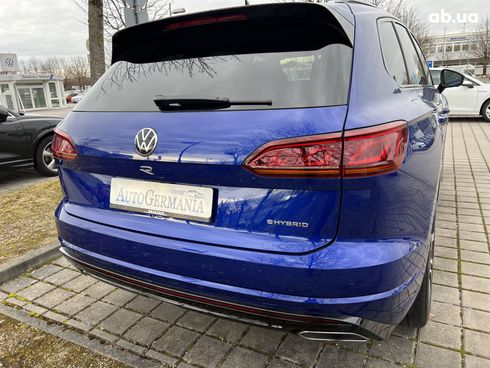 Volkswagen Touareg R 2022 - фото 14