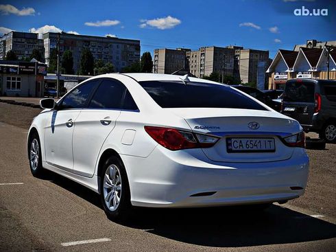 Hyundai Sonata 2011 - фото 4