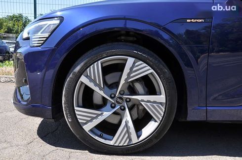 Audi E-Tron 2022 - фото 8