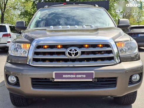 Toyota Sequoia 2016 - фото 11