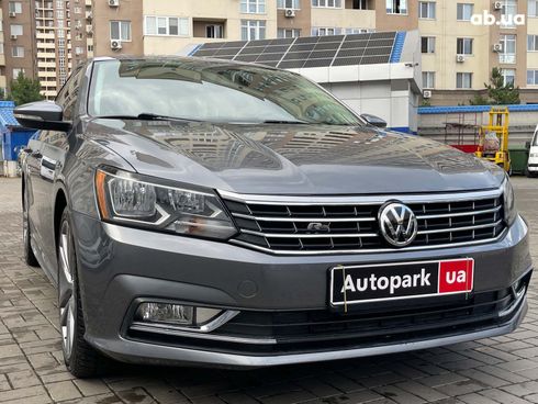 Volkswagen Passat 2017 серый - фото 11