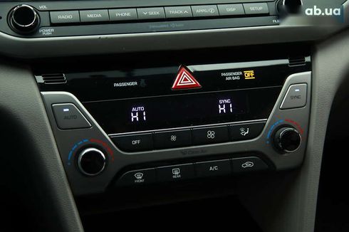 Hyundai Elantra 2016 - фото 16