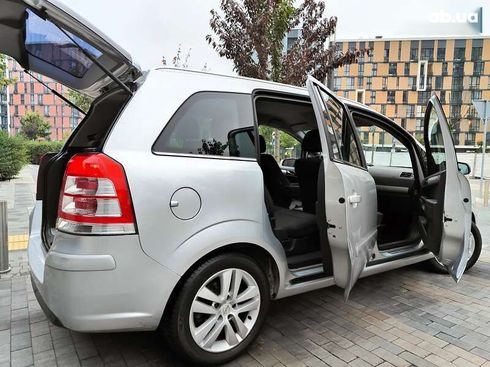 Opel Zafira 2009 - фото 21