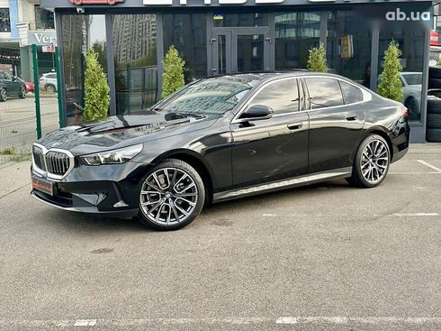 BMW 5 серия 2023 - фото 9