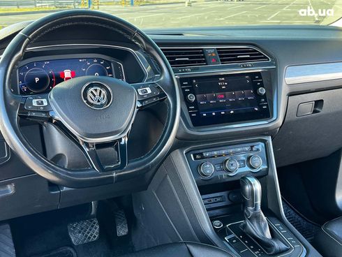 Volkswagen Tiguan 2019 черный - фото 56