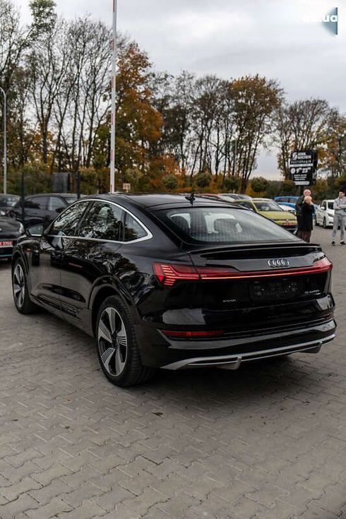 Audi E-Tron 2021 - фото 6