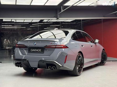 BMW M5 2025 - фото 18