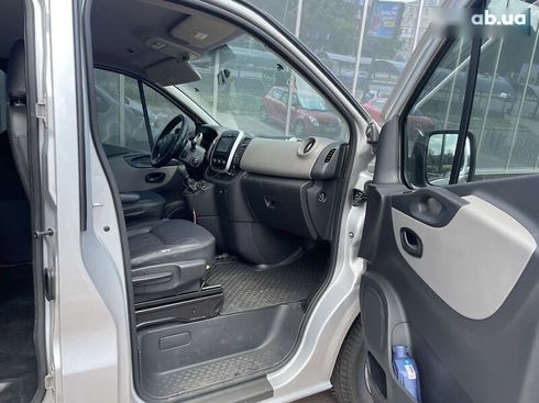 Renault Trafic 2015 - фото 22